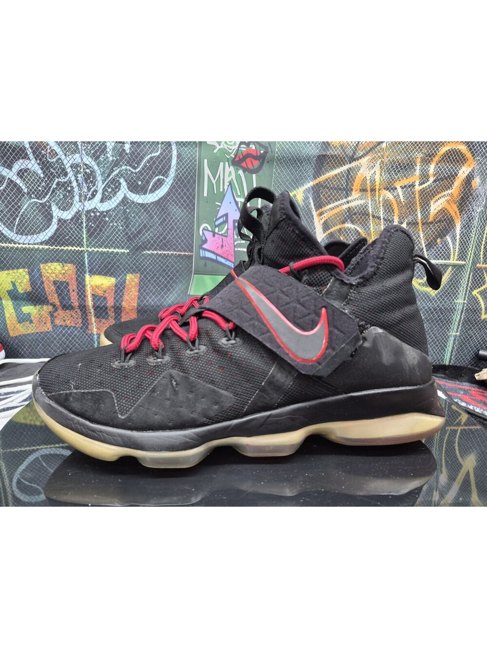 Nike LeBron 14 Bred 852405-004 Black Red High Top Men's Size 10M women's 11.5W